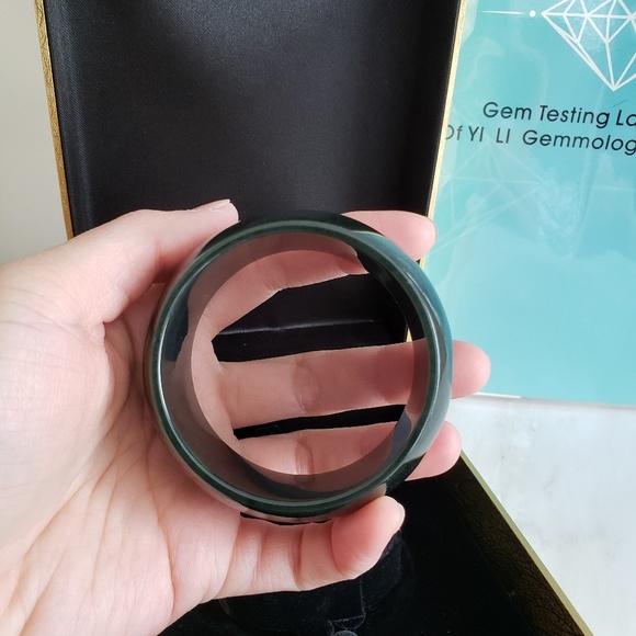 Jewelry - Deep Green/Black Jade Bangle